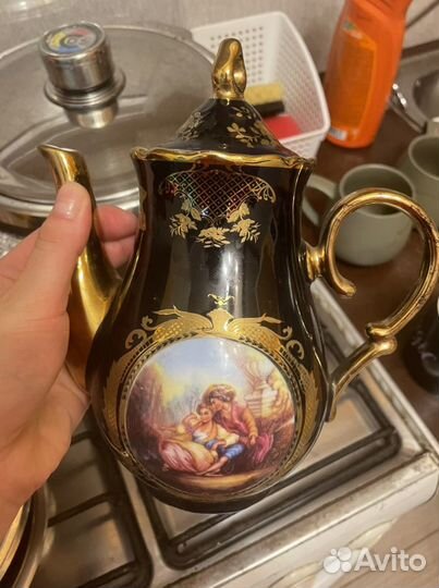 Чайник фарфоровый