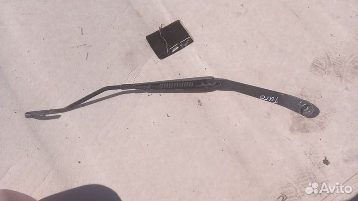 Поводок стеклоочистителя правый Chery Tiggo