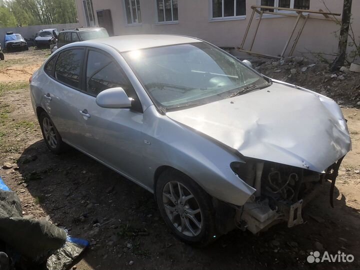 В разборе Hyundai Elantra 2007 1.6МКПП