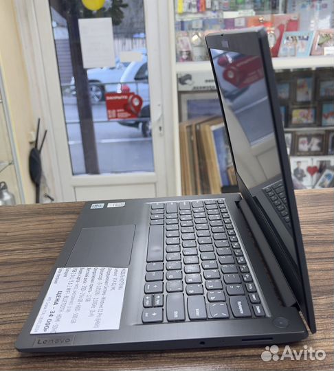 Lenovo V14 G1IML