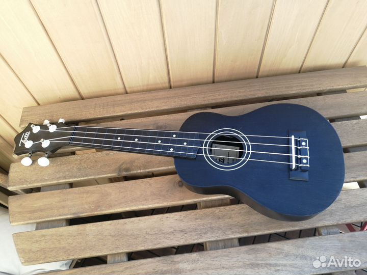 Гитара укулеле