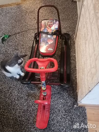 Детский снегокат со спинкой