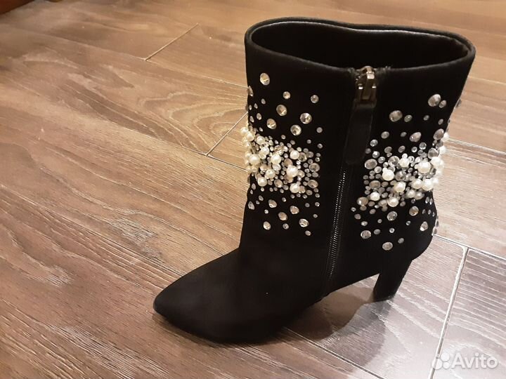 Сапоги со стразами