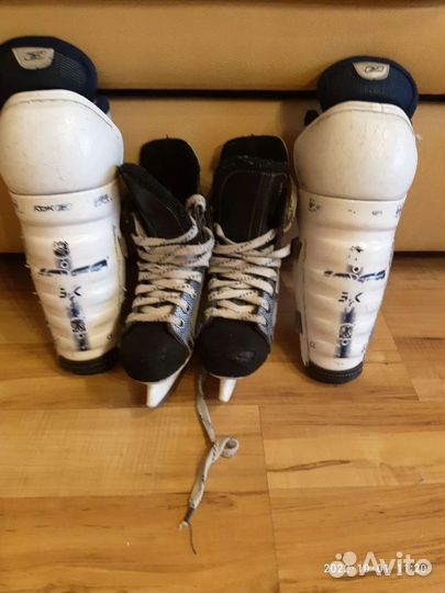 Хоккейные коньки bauer