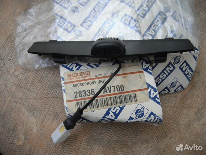 Микрофон телефона в салоне Nissan Primera P12