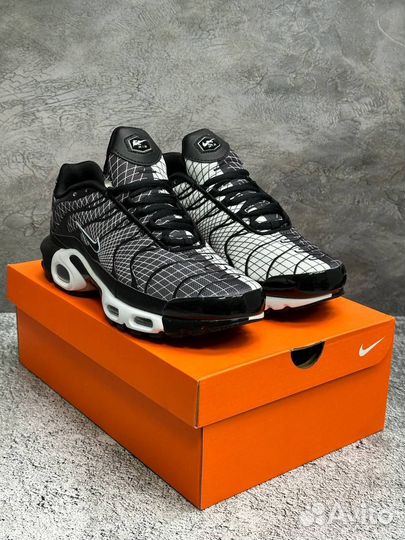 Кроссовки Nike Air Max Tn Plus