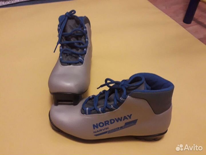 Лыжные ботинки