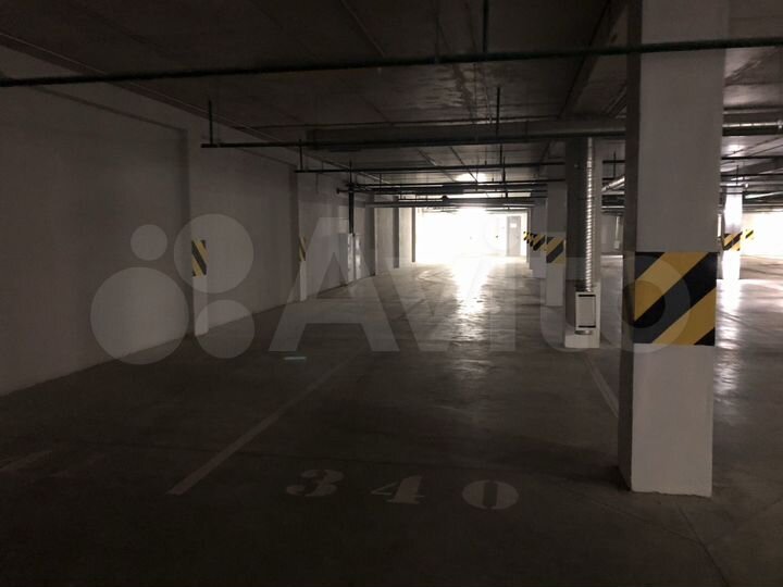 Машиноместо, 12 м²