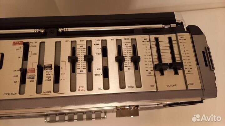 JVC RC - 828 JW встроен bluetooth