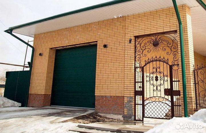 Секционные ворота