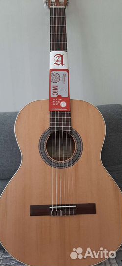Классическая гитара Alhambra Испания