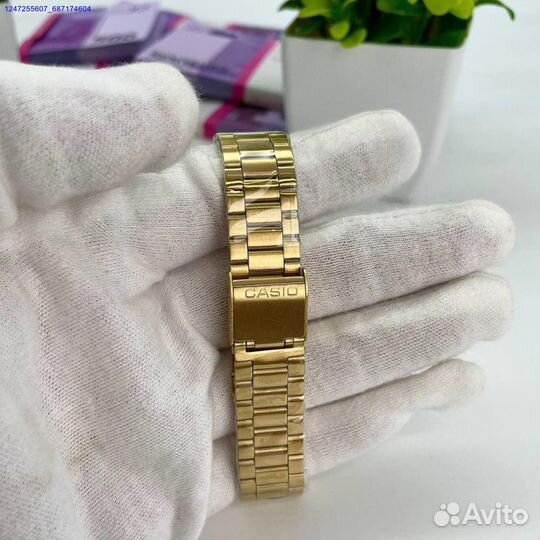 Наручные часы Casio золотые