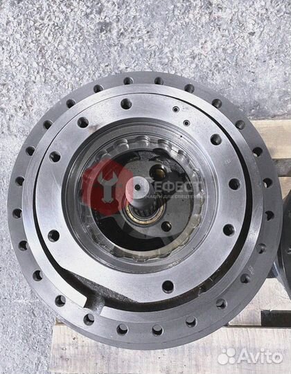 Бортовой редуктор Hyundai R480LC-9S xkah-01287