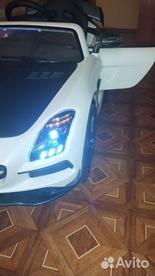 Электромобиль Mercedes-Benz SLS AMG Carbon