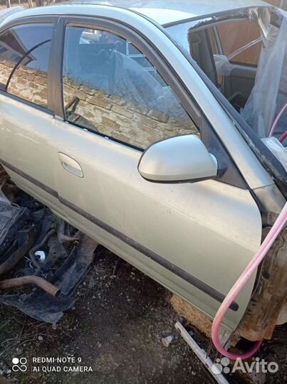 Дверь передняя правая Hyundai Elantra