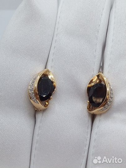 Золотые серьги с фианитами (26630)