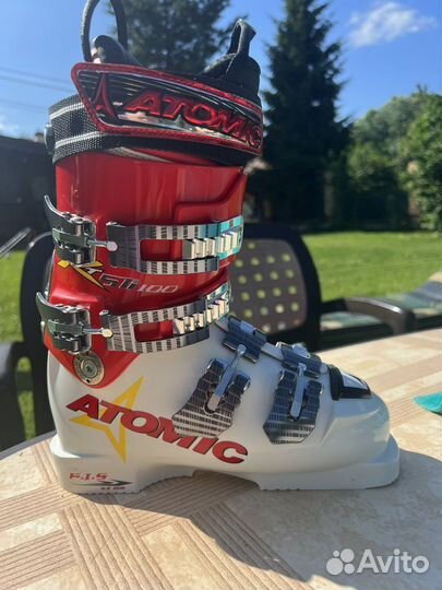 Горнолыжные ботинки atomic