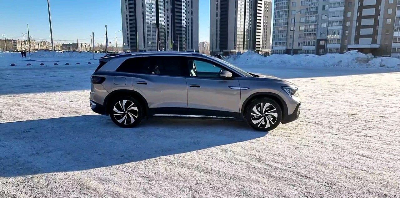 Volkswagen ID.6 Crozz: фото владельца