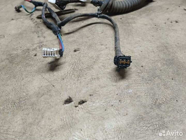 Проводка передней правой двери nissan primera P11