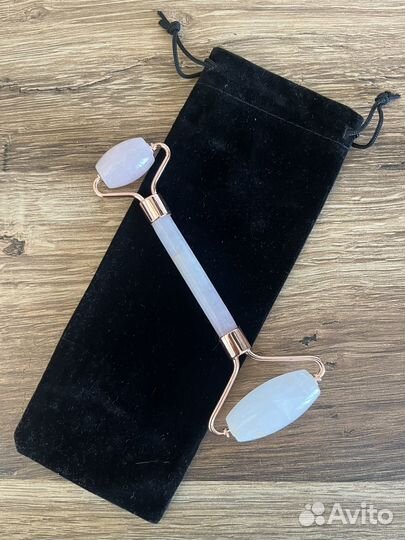 Нефритовый ролик-массажер для лица