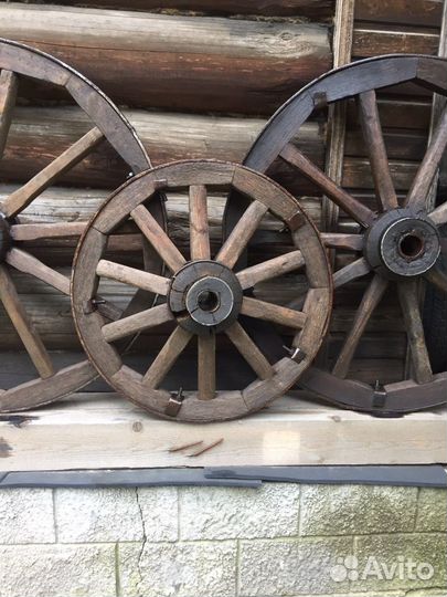 Колеса дубовые старые