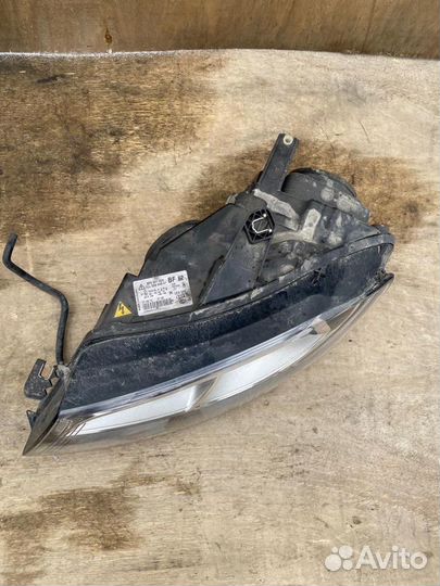 Фара левая audi A3 8P рест