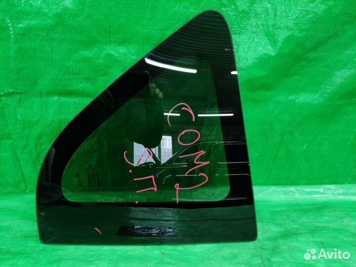 Стекло глухое прав. зад. Jeep Compass