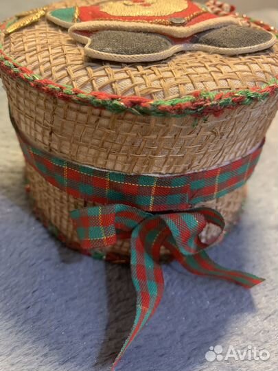 Шкатулка новогодняя круглая