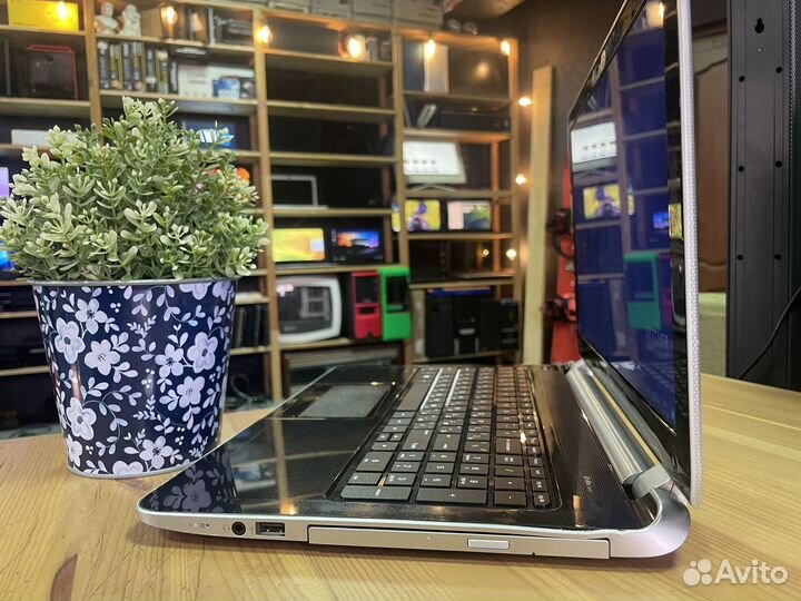 Ноутбук HP / 4 ядра A10 / 2gb видео / 8gb / SSD