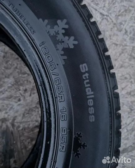 Kumho I'Zen KW31 205/65 R16