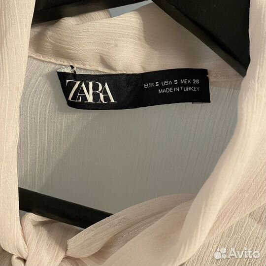 Блузка с воланами zara