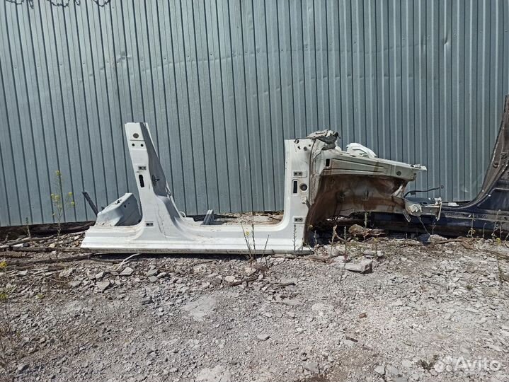 Порог правый VW Polo седан