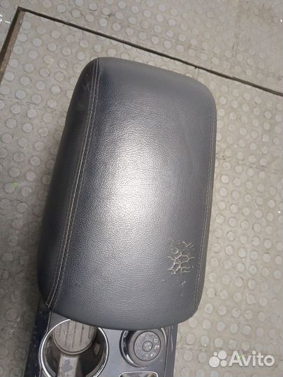 Консоль салона Ford Explorer, 2016