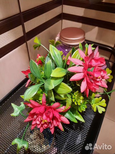 Цветок в горшке искусственный