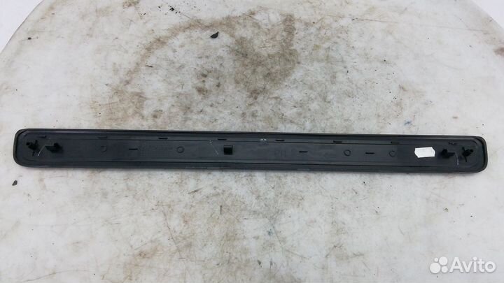 Накладка порога внутренняя правая toyota avensis 2