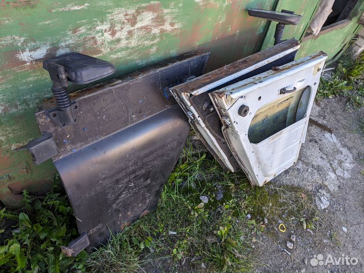 Левые двери УАЗ Хантер