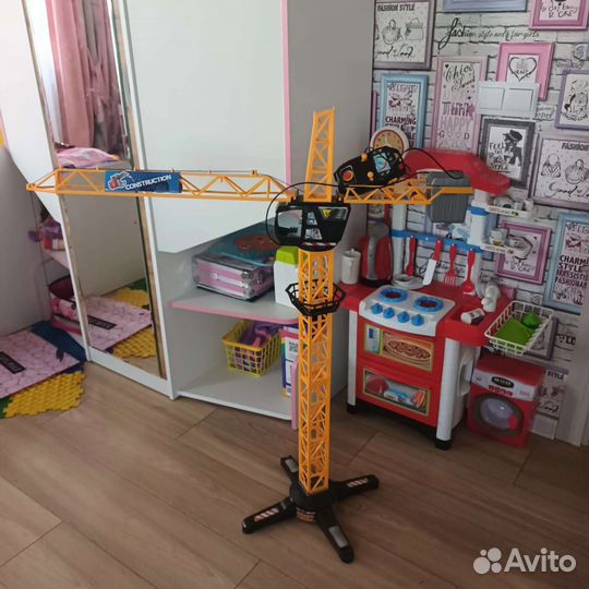 Кран на пульте управления