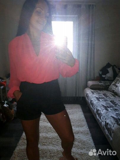 Комбезик -яркий верх,плотные шортики тянутся