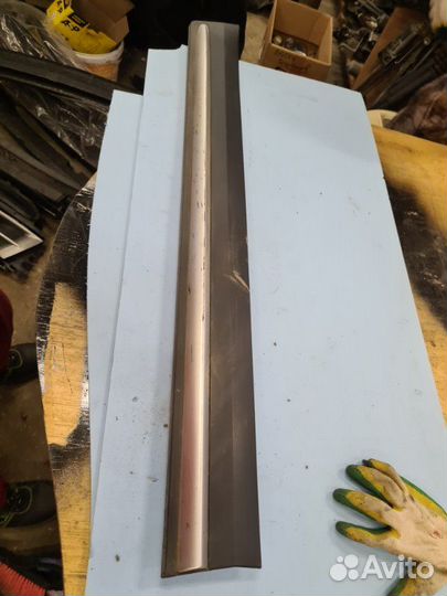 Молдинг двери передний левый Geely Atlas NL