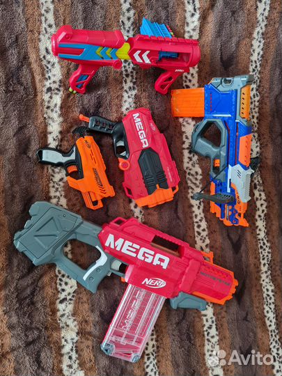 Бластеры Nerf и BoomCo