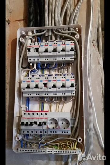 Услуги электрика, монтаж розеток