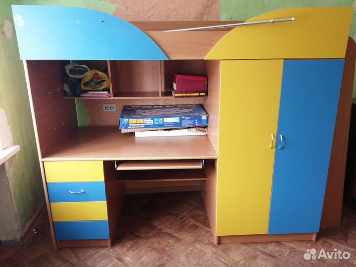 Детская двухярусная кровать