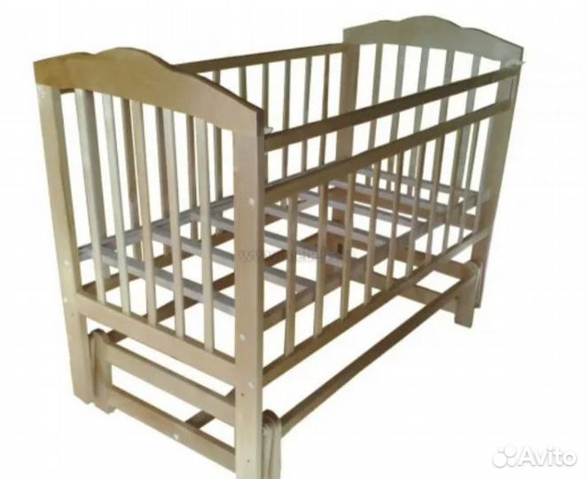 Кроватка с поперечным маятником и матрасом