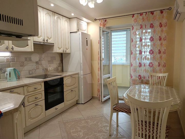 2-к. квартира, 62 м², 6/17 эт.