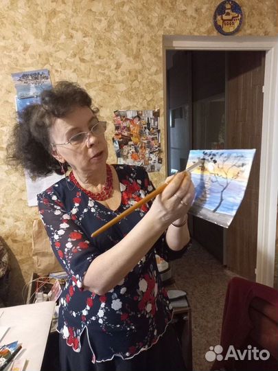 Преподаватель изо