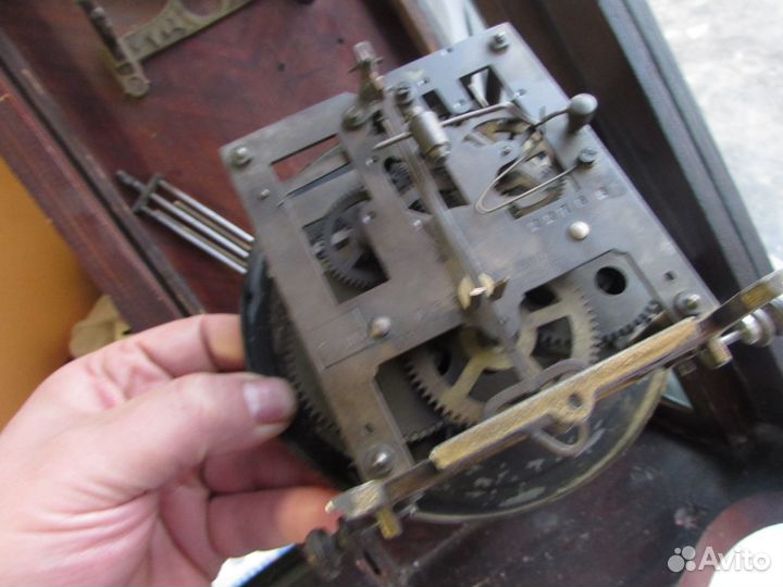 Старинные настенные часы с боем Le Roi a Paris