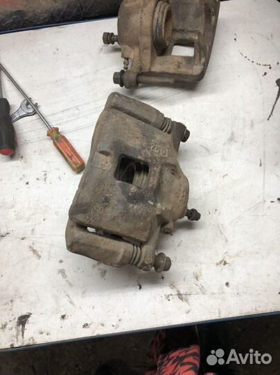 Суппорт передний opel frontera a