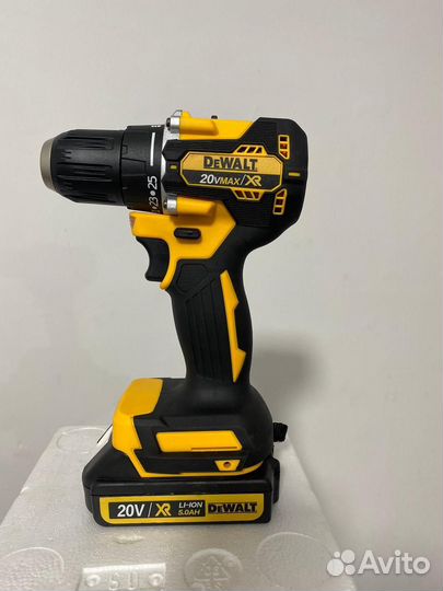 Шуруповерт Dewalt