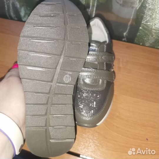 Кроссовки для девочки