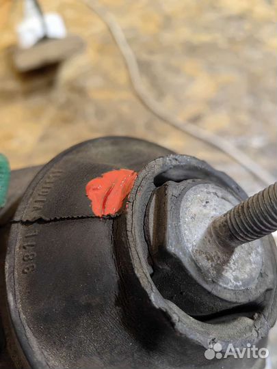 Подушка Двигателя Правая Ауди 80 Б4 2.0 ABK